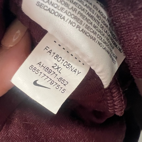 Nike Burgundy Sweatshirt - Picture 7 of 7
